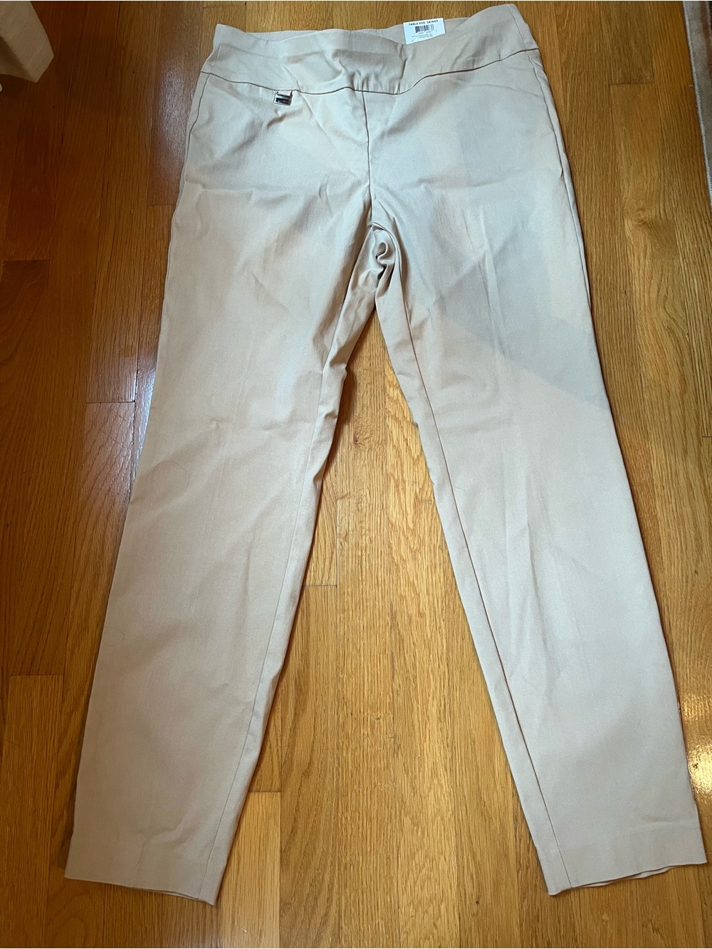 New with Tags Alfani Women’s Pants in Cream Beige Size 10